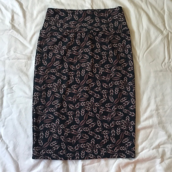 LuLaRoe Dresses & Skirts - 2/$10 ✨ LuLaRoe Cassie Skirt